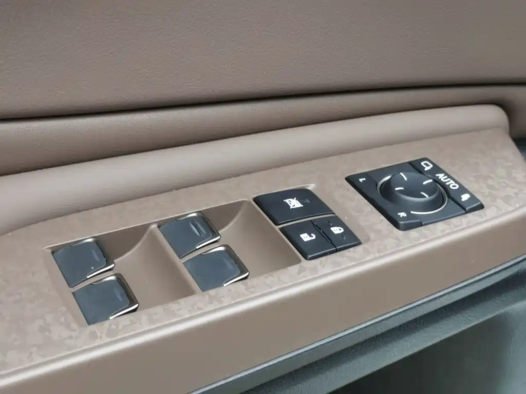 Lexus ES — миниатюра 15