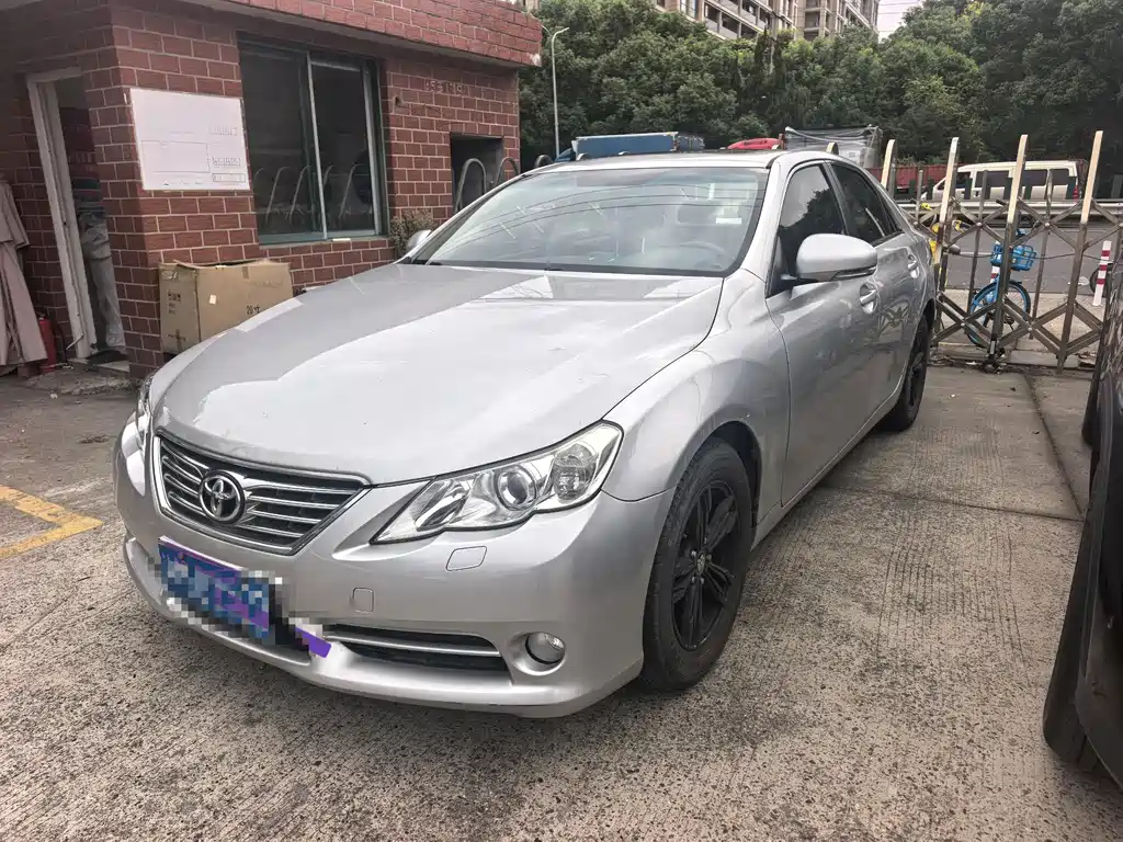 Toyota Reiz