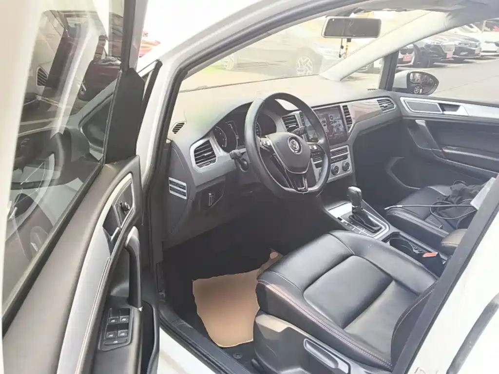Volkswagen Golf Sportsvan — миниатюра 21
