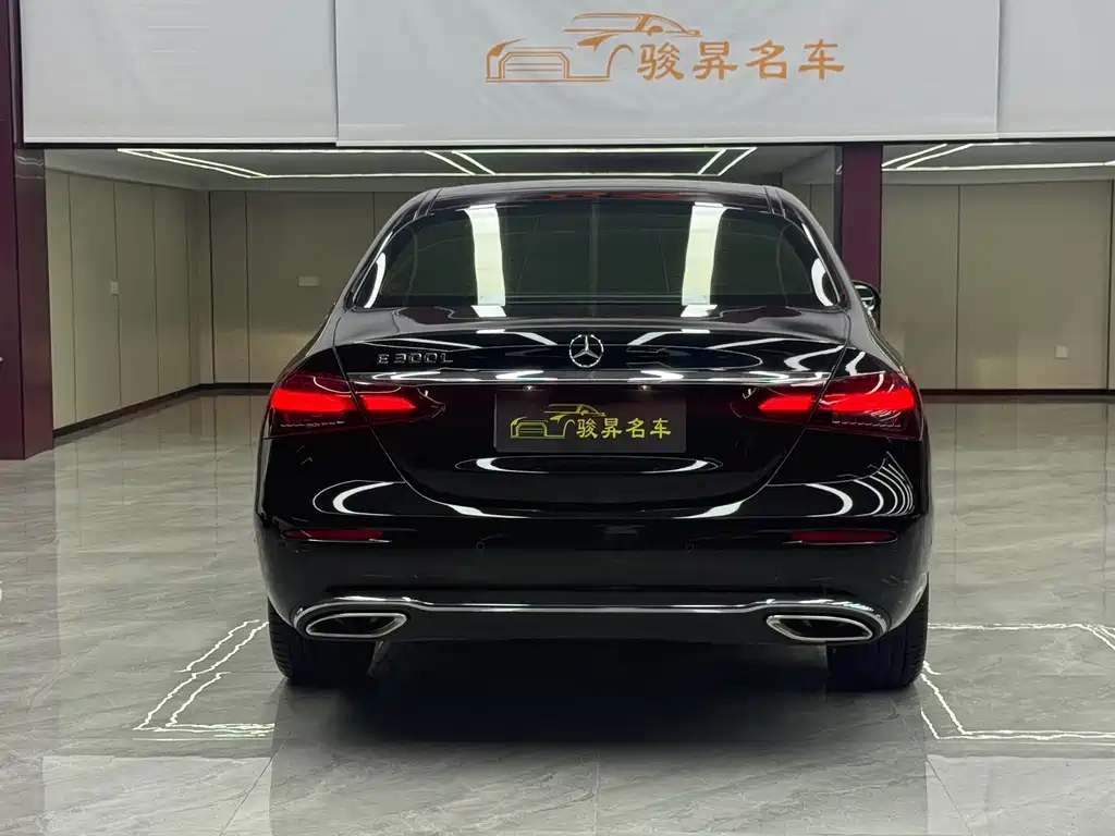 Mercedes-Benz E-Class — миниатюра 6