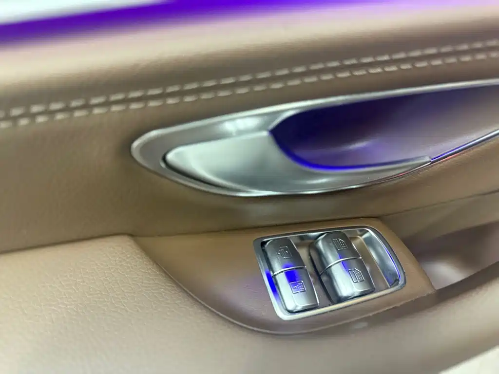 Mercedes-Benz E-Class — миниатюра 15
