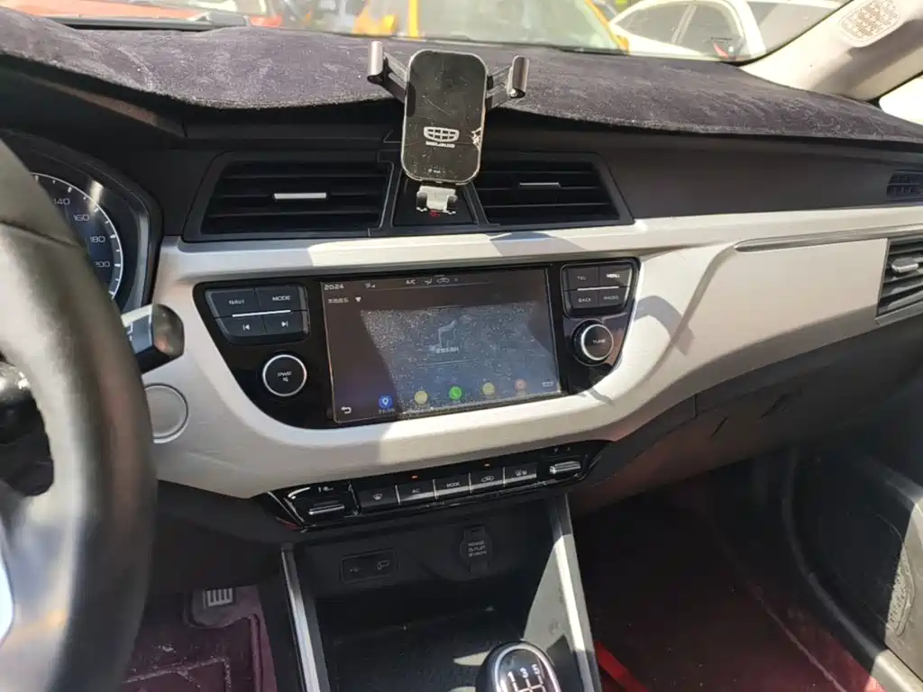 Geely Vision X3 — миниатюра 13