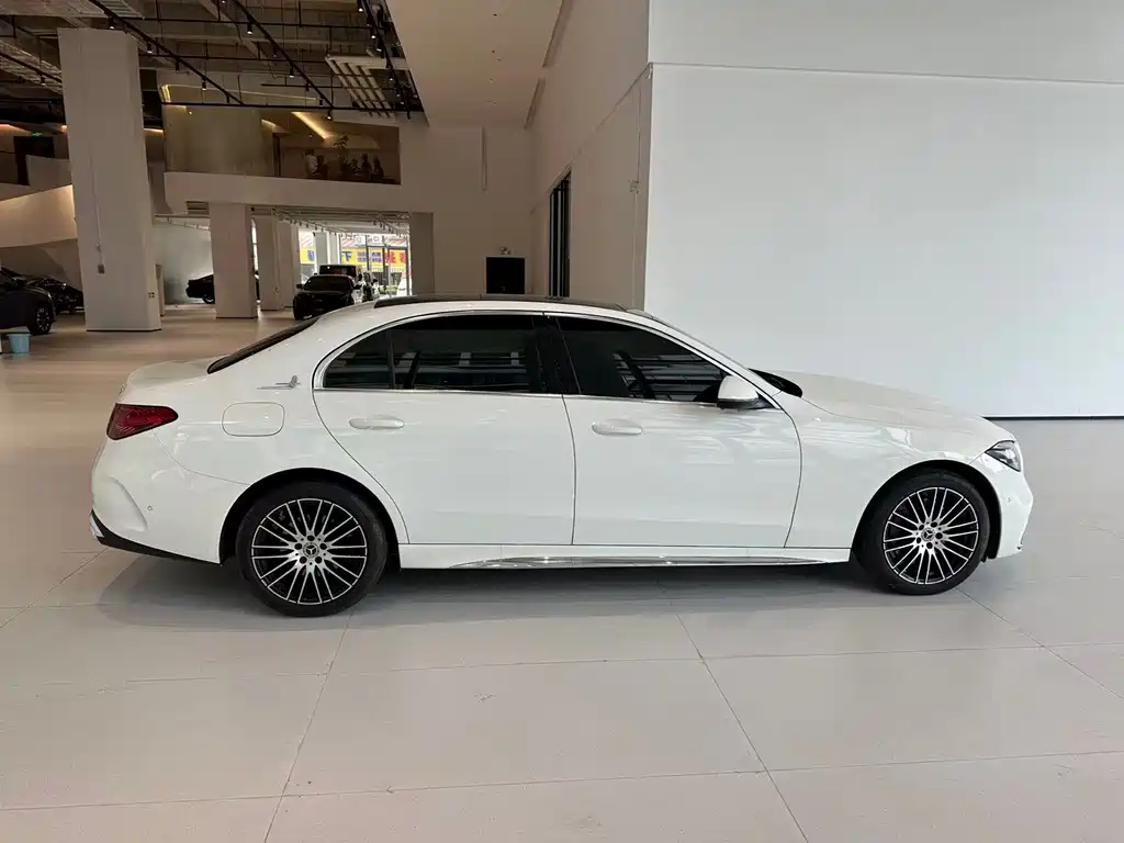 Mercedes-Benz C-Class — миниатюра 20