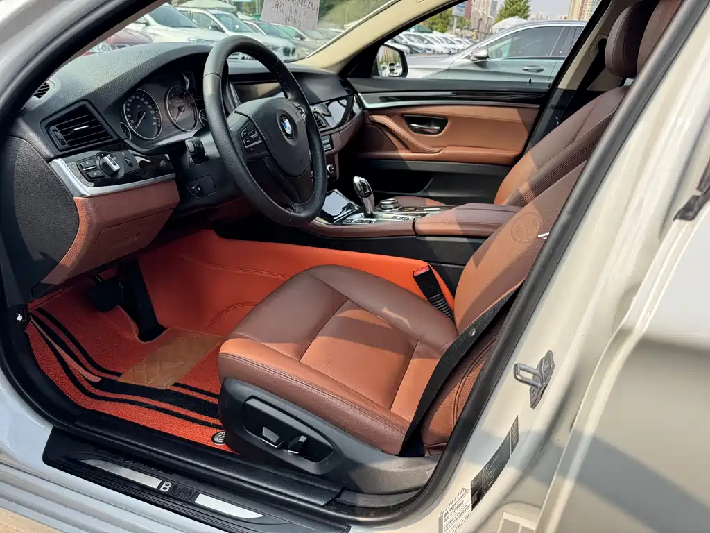 BMW 5 Series — миниатюра 2