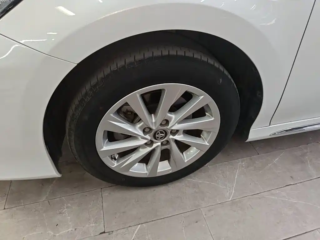 Toyota Camry — миниатюра 23