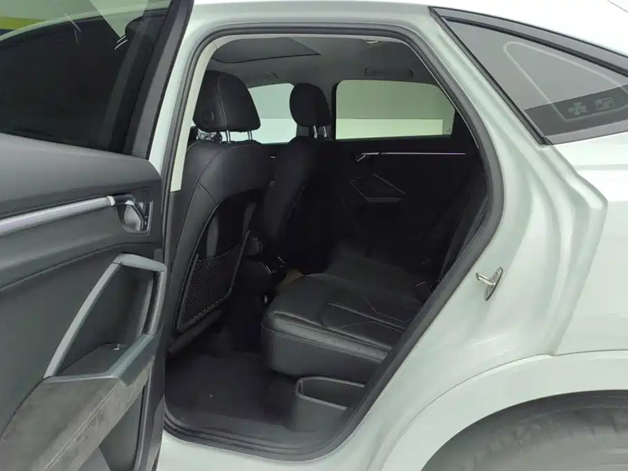 Audi Q3 Sportback — миниатюра 11