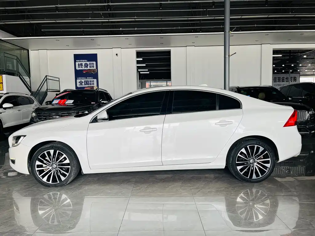 Volvo S60 — миниатюра 3