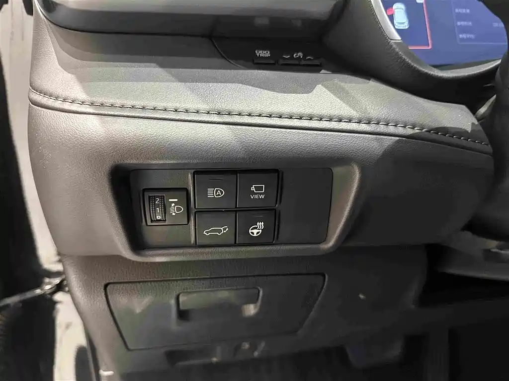 Toyota Crown Kluger — миниатюра 12