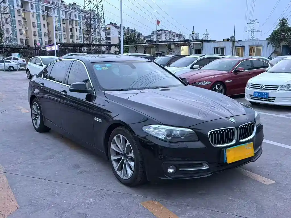 BMW 5 Series — миниатюра 2