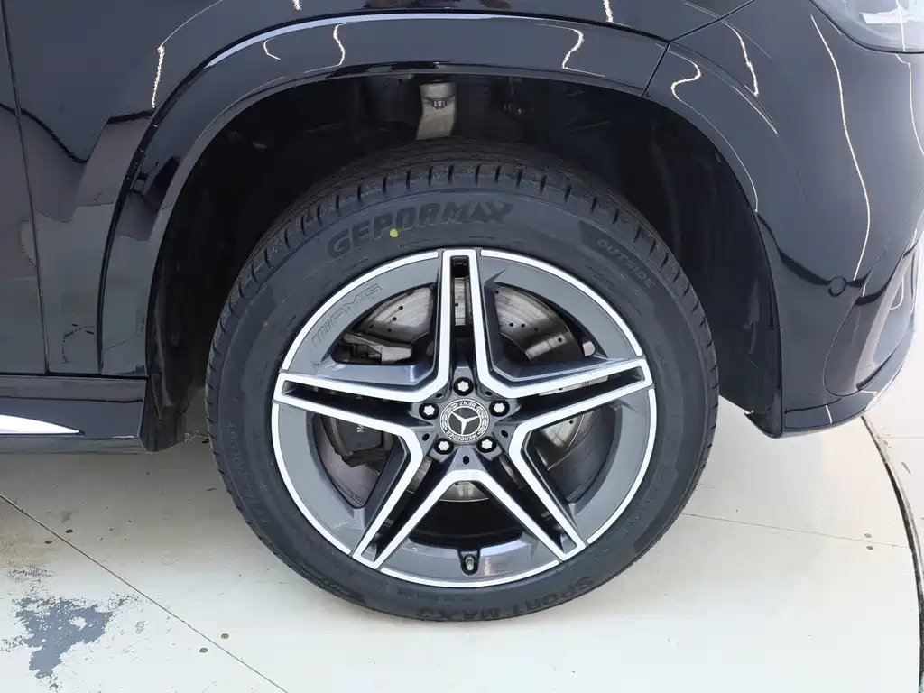 Mercedes-Benz GLS — миниатюра 24