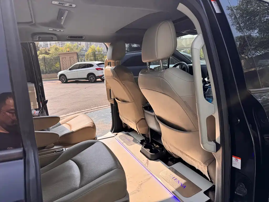 Toyota Granvia — миниатюра 8