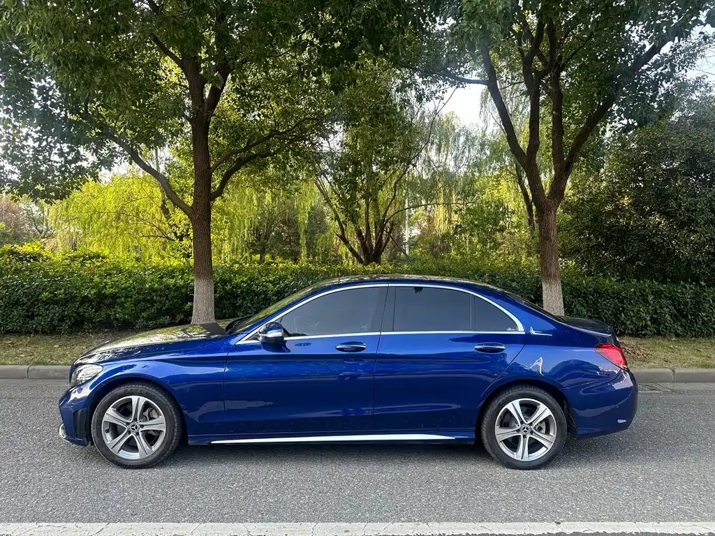Mercedes-Benz C-Class — миниатюра 4