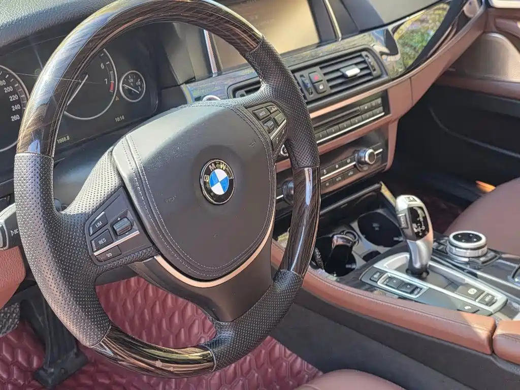 BMW 5 Series — миниатюра 5