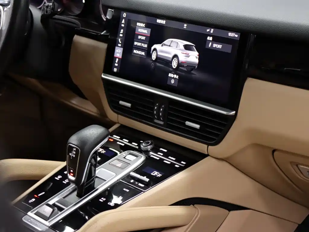 Porsche Cayenne — миниатюра 18