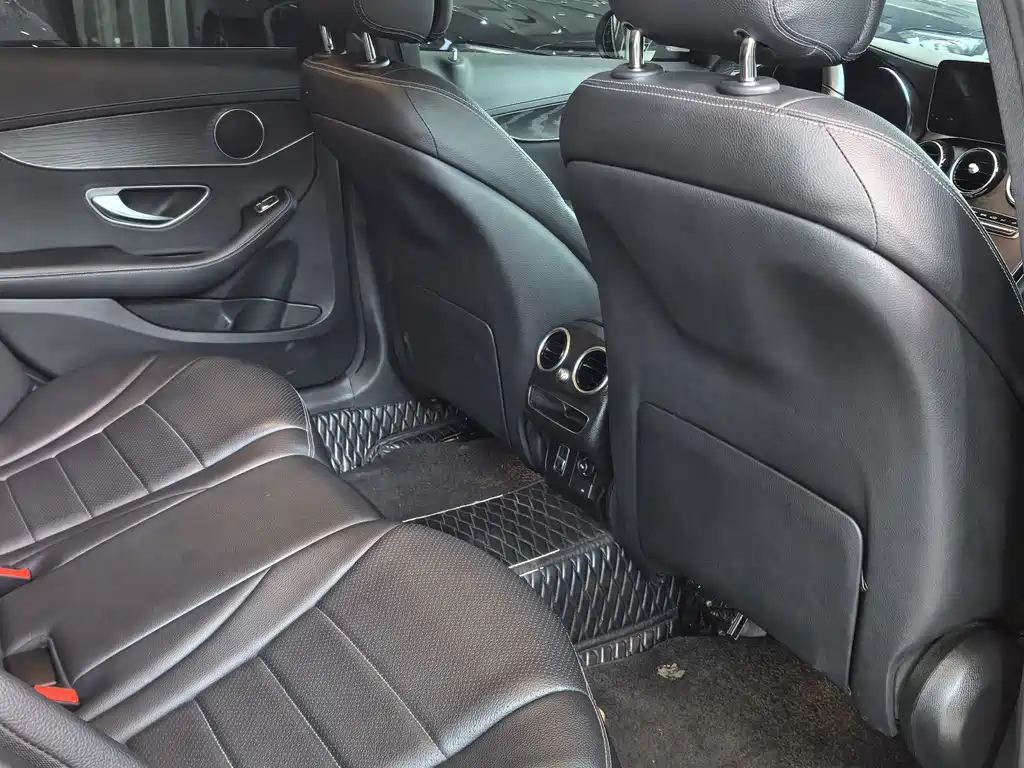 Mercedes-Benz C-Class — миниатюра 7