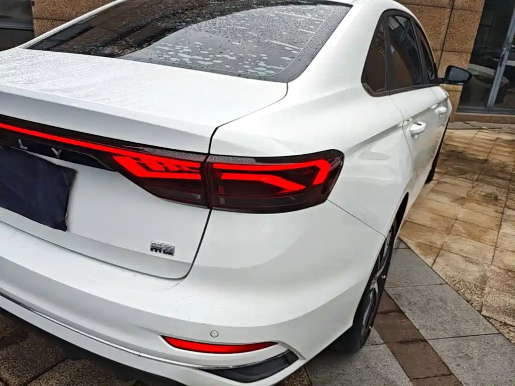 Geely Emgrand — миниатюра 8