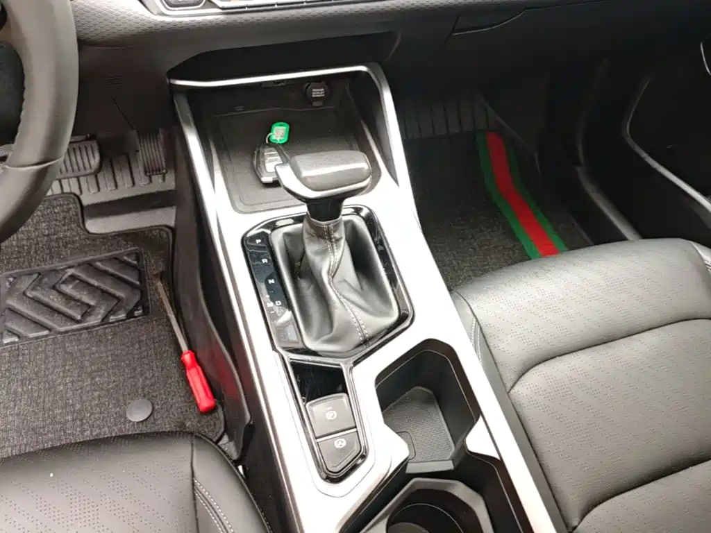 Geely Emgrand — миниатюра 14