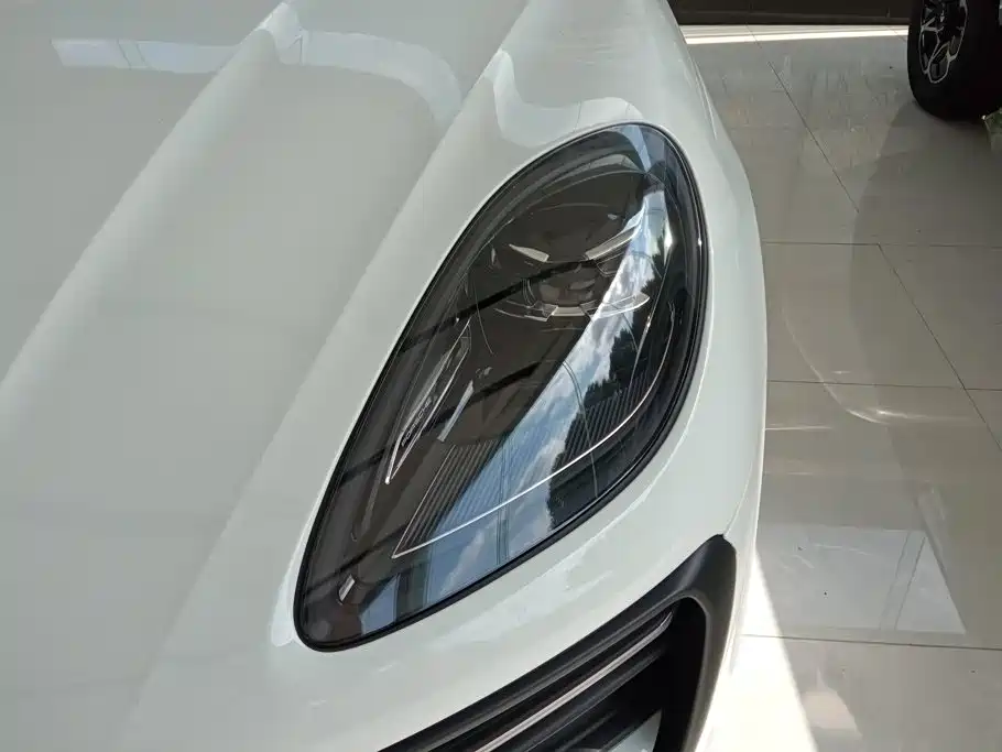 Porsche Macan — миниатюра 5