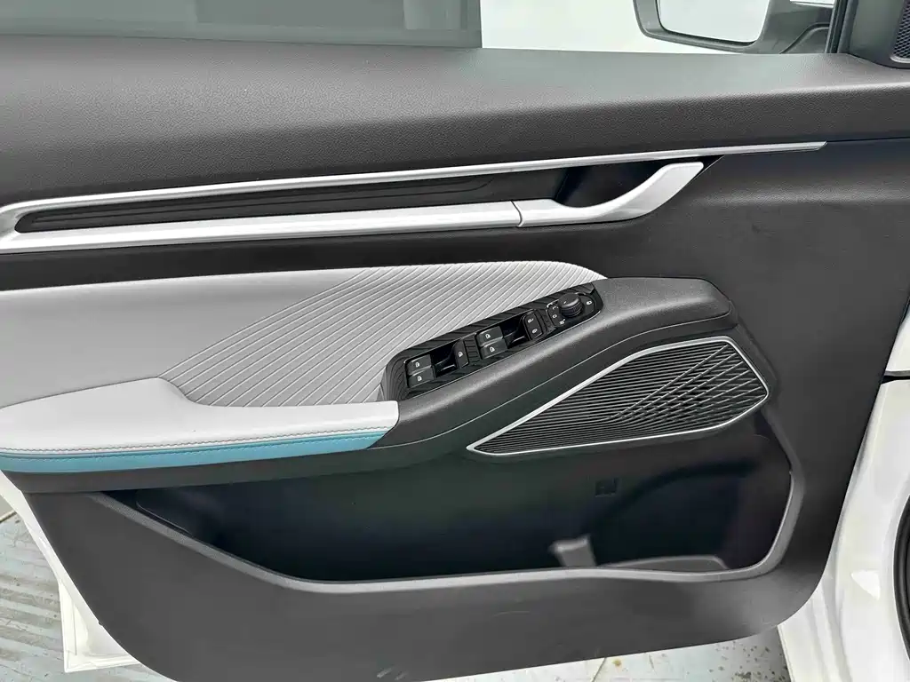 Geely Emgrand — миниатюра 10