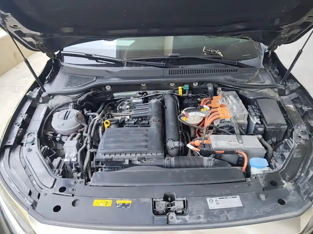 Volkswagen Passat PHEV — миниатюра 20
