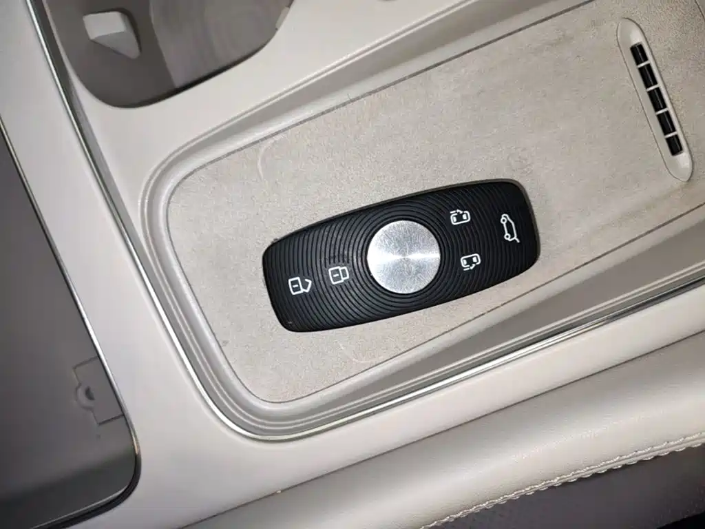 Roewe iMAX8 New Energy — миниатюра 9