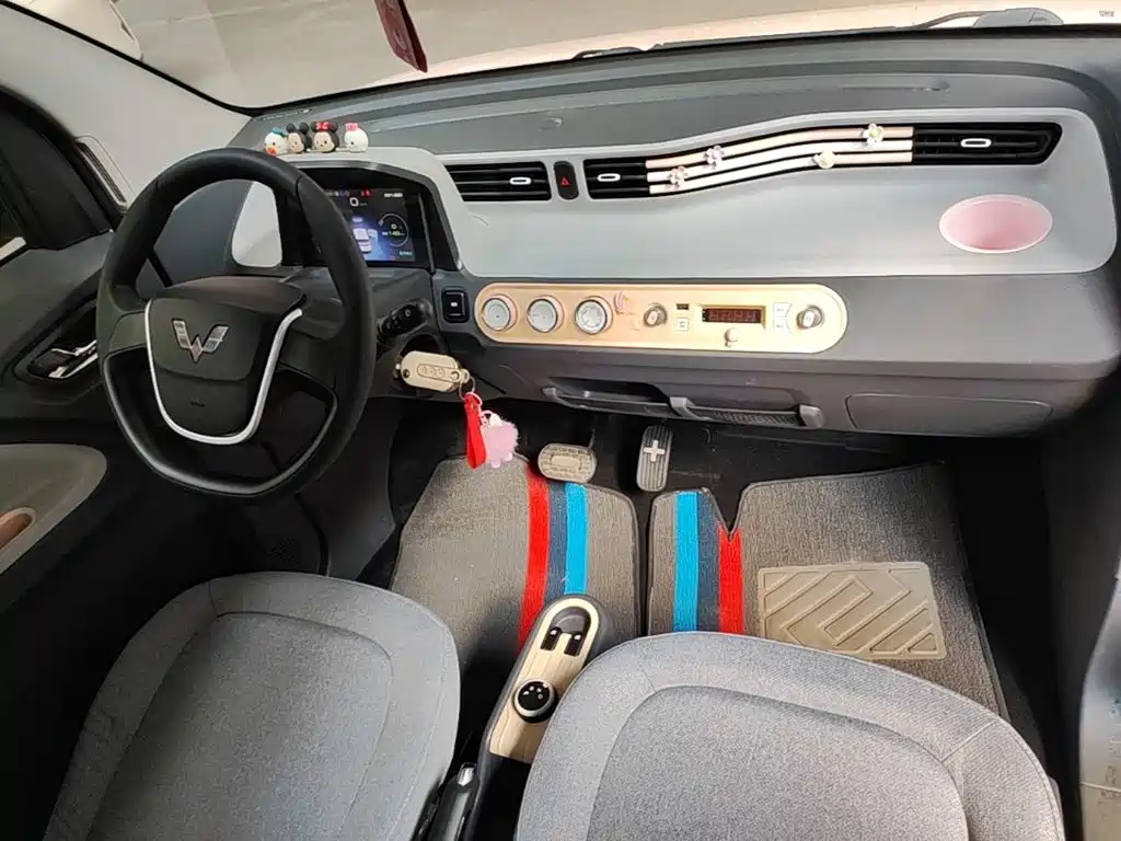 Wuling MINIEV — миниатюра 10