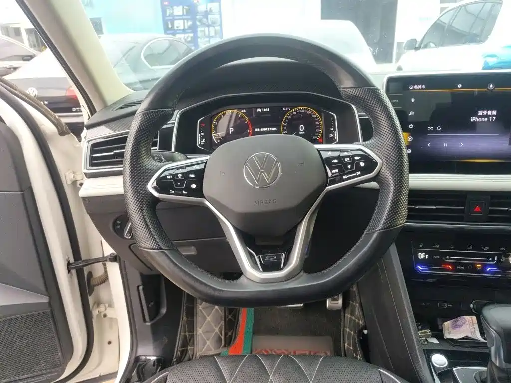 Volkswagen Tiguan L — миниатюра 3