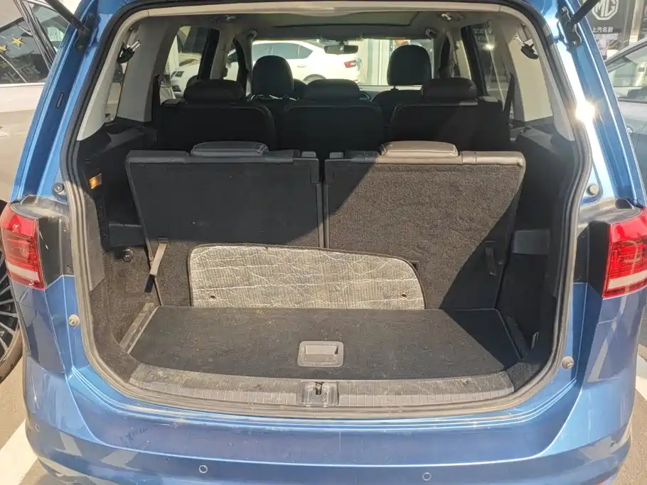Volkswagen Touran — миниатюра 4