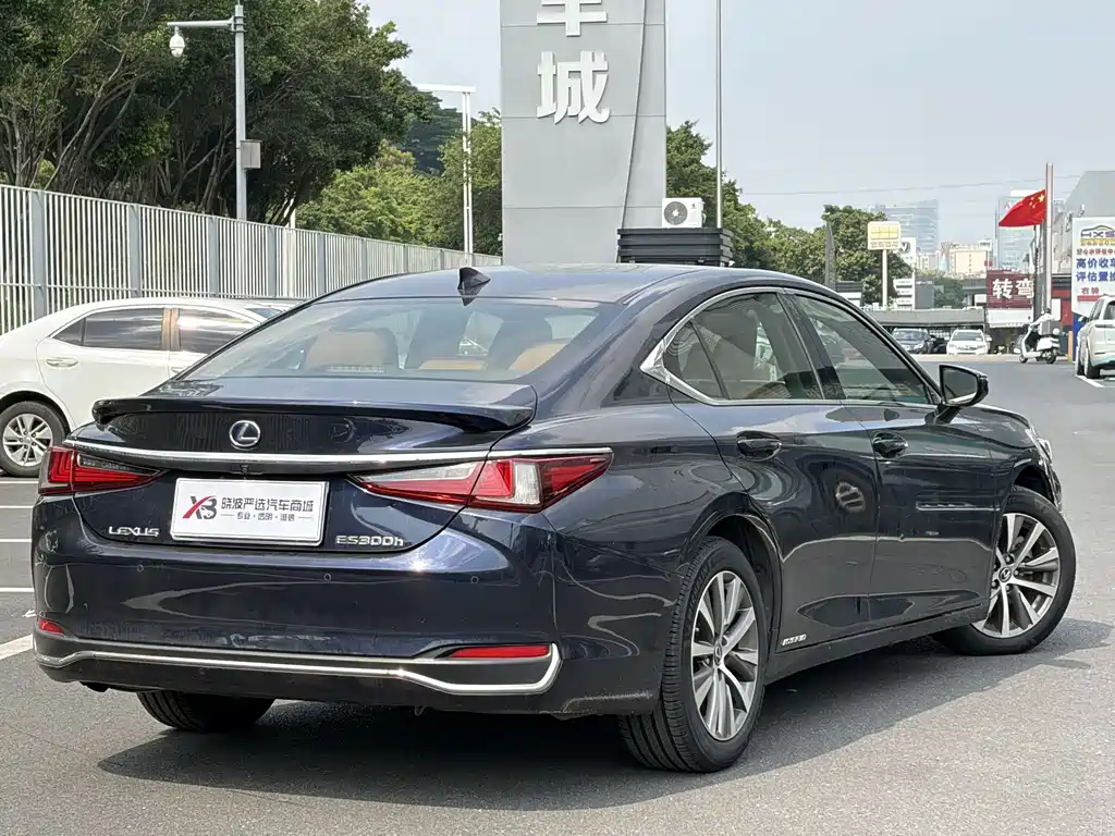 Lexus ES — миниатюра 6