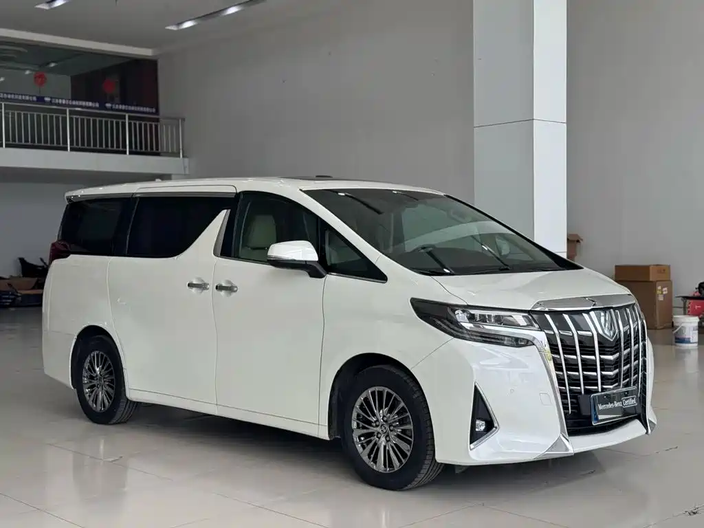 Toyota Alphard — миниатюра 3