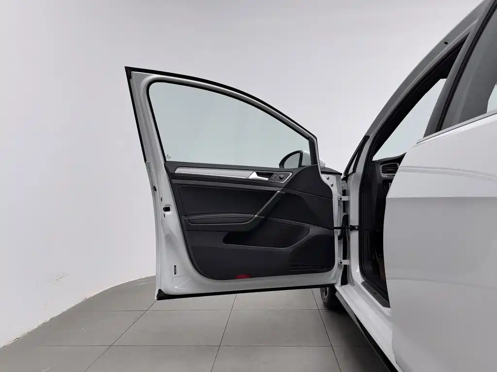 Volkswagen Golf — миниатюра 8