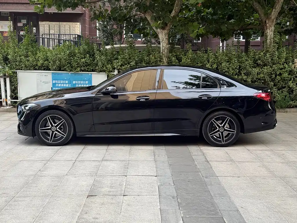 Mercedes-Benz C-Class — миниатюра 9