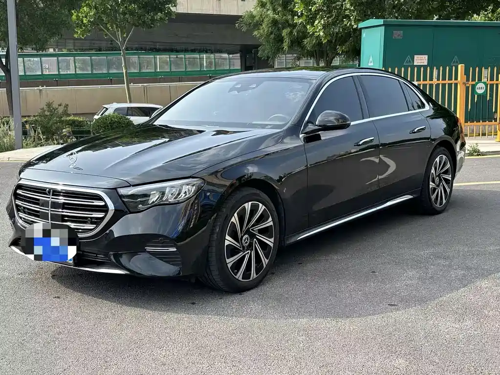 Mercedes-Benz E-Class 2024