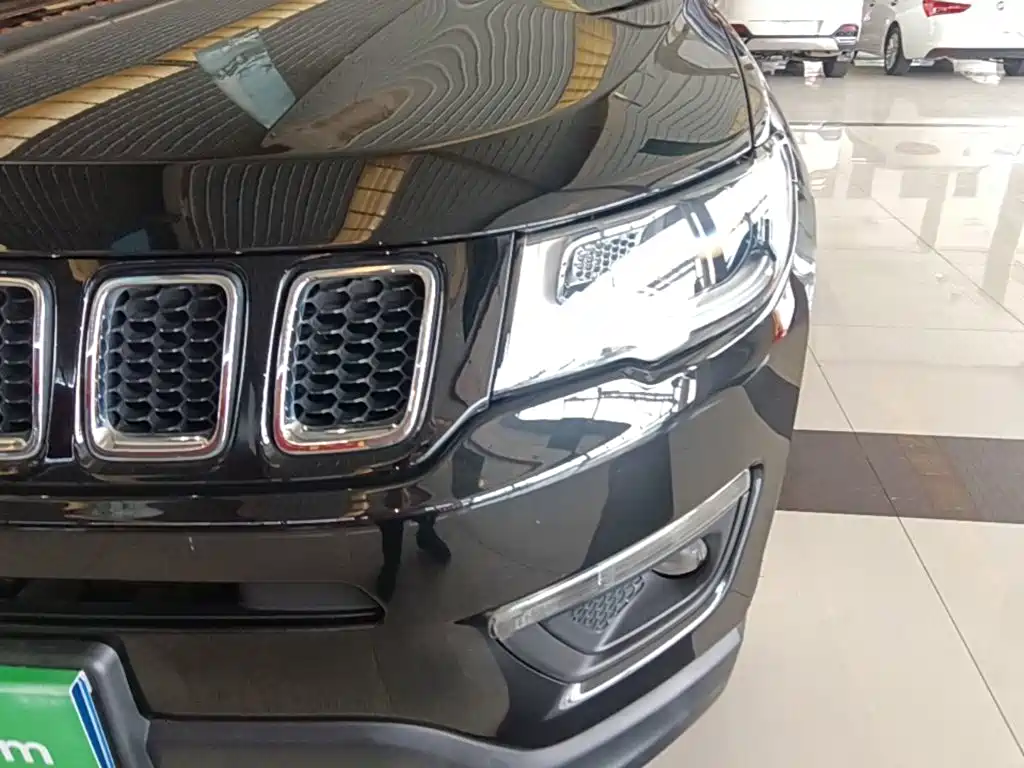 Jeep Compass — миниатюра 24