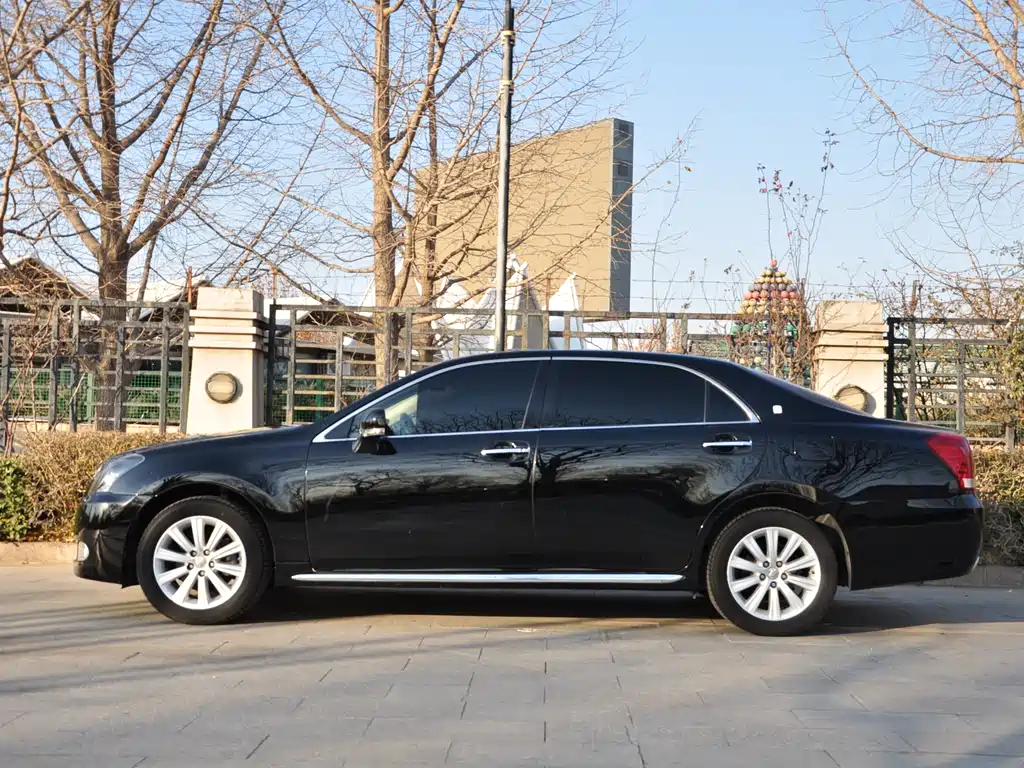 Toyota Crown 2011 2.5L Royal