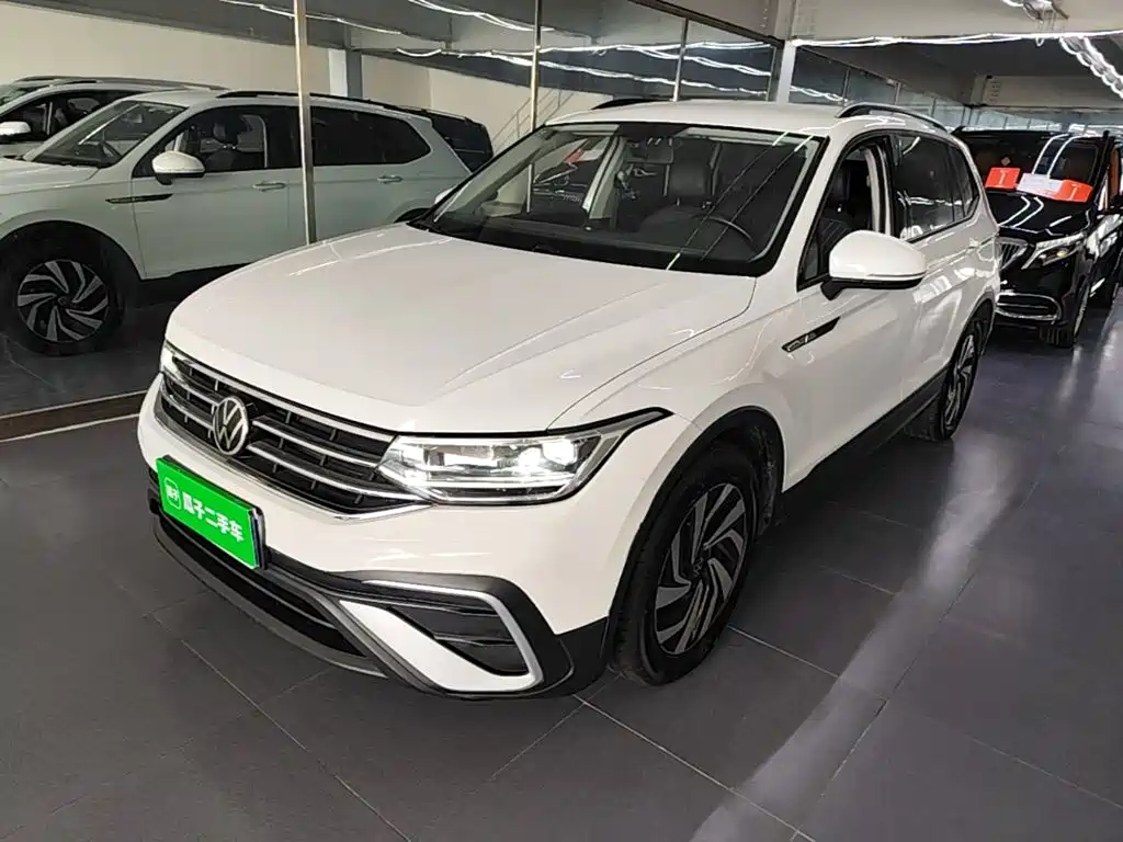 Volkswagen Tiguan L — миниатюра 2