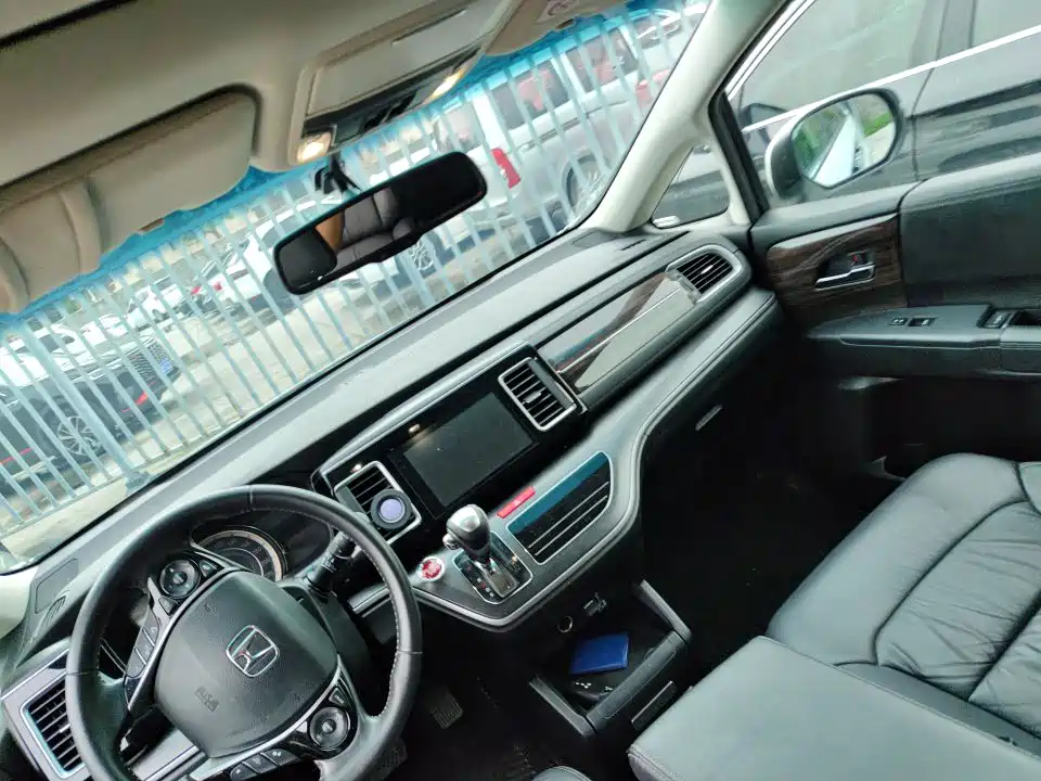 Honda Elysion — миниатюра 7