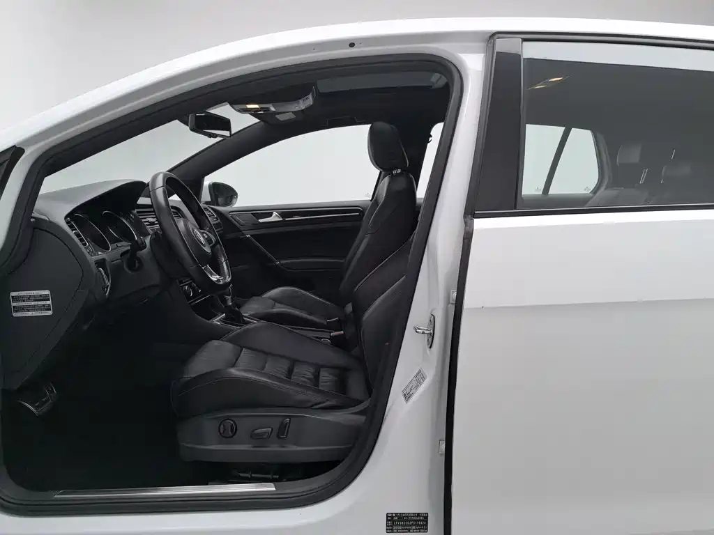 Volkswagen Golf GTI — миниатюра 10