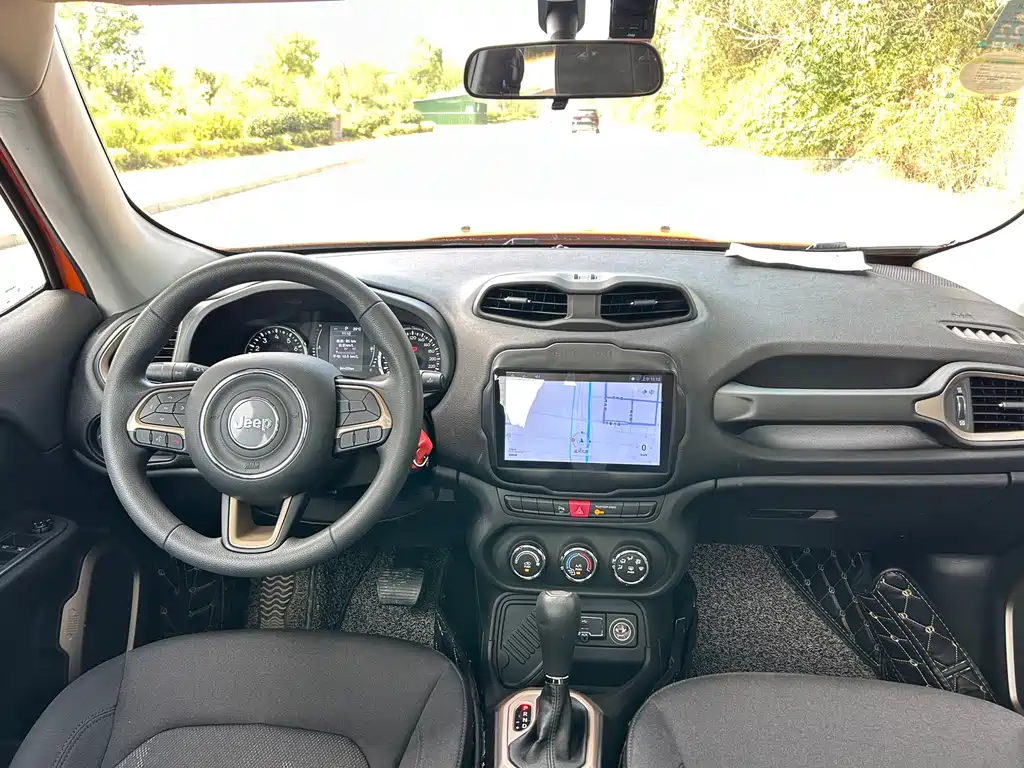 Jeep Renegade — миниатюра 9