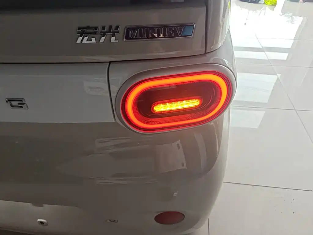 Wuling MINIEV — миниатюра 8