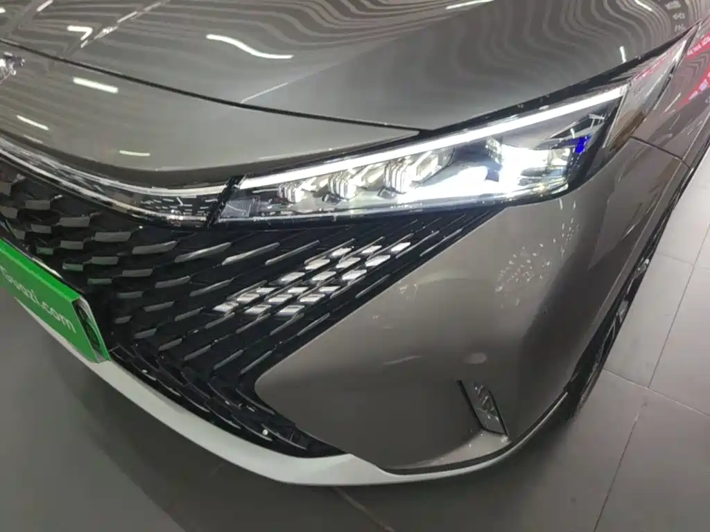 Roewe RX5 New Energy — миниатюра 24