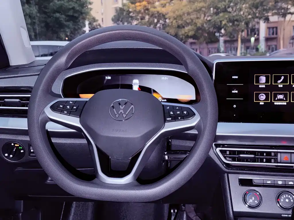 Volkswagen Lavida — миниатюра 13