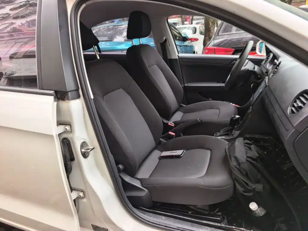 Volkswagen Jetta — миниатюра 25