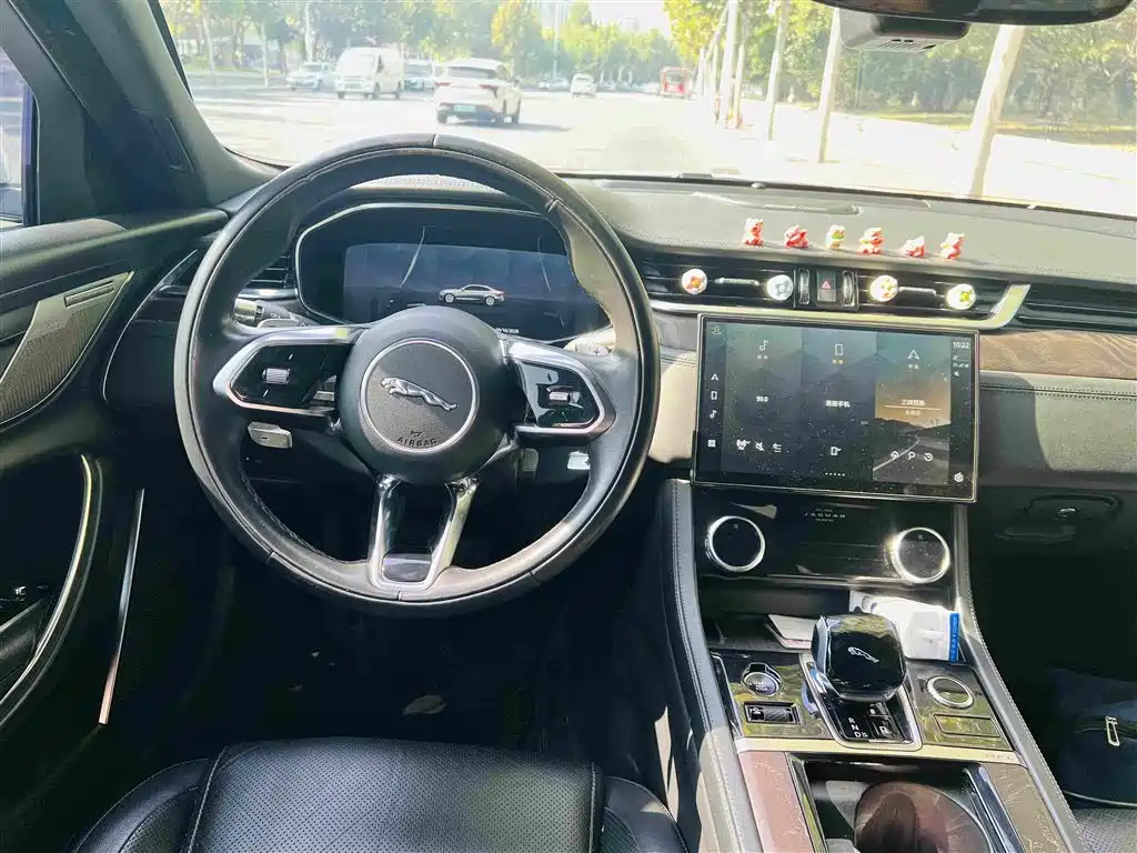 Jaguar XFL — миниатюра 8