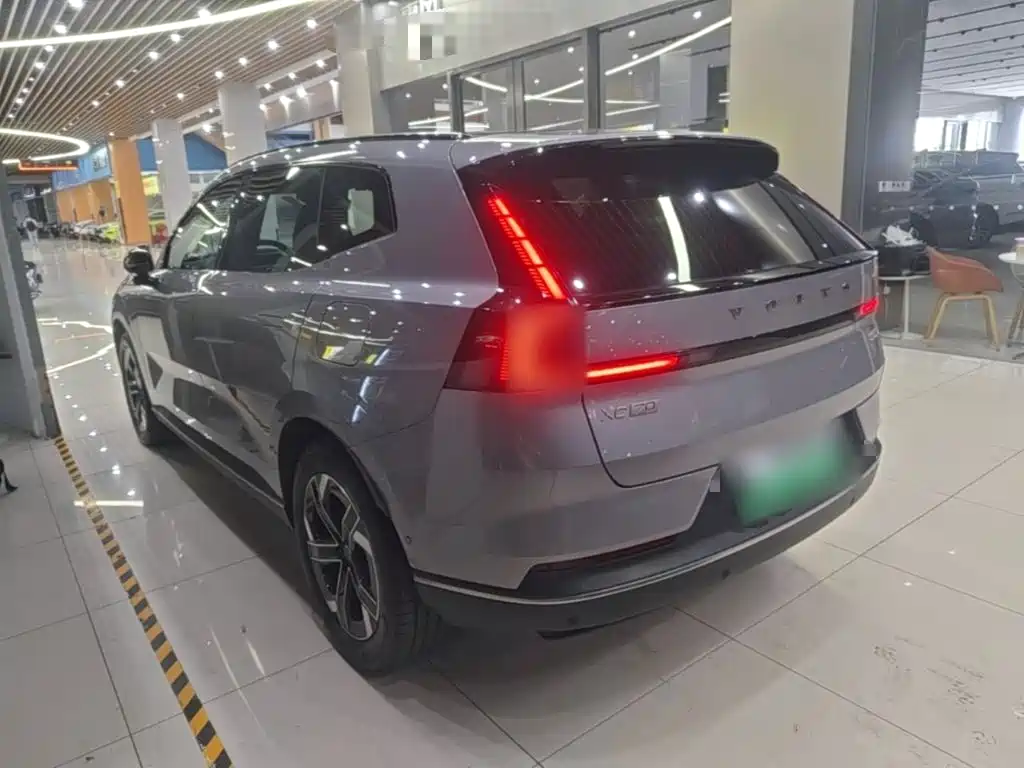 Volvo XC70 PHEV — миниатюра 5