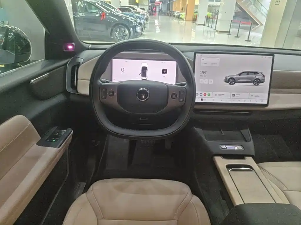 Volvo XC70 PHEV — миниатюра 11
