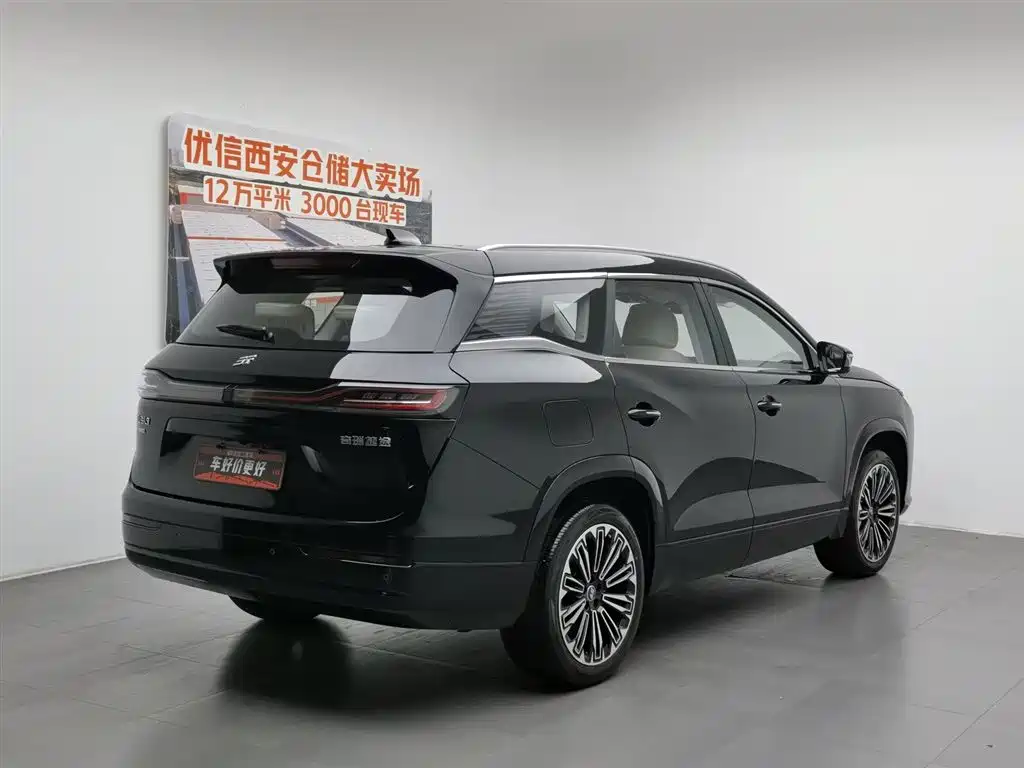 JETOUR L9 2025 1.5TD 2DHT Luxury 6 мест