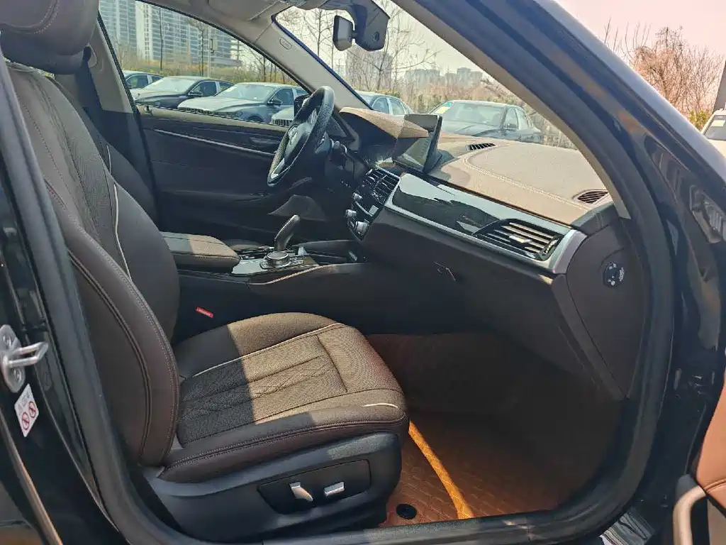BMW 5 Series 5 2022 525Li Luxury