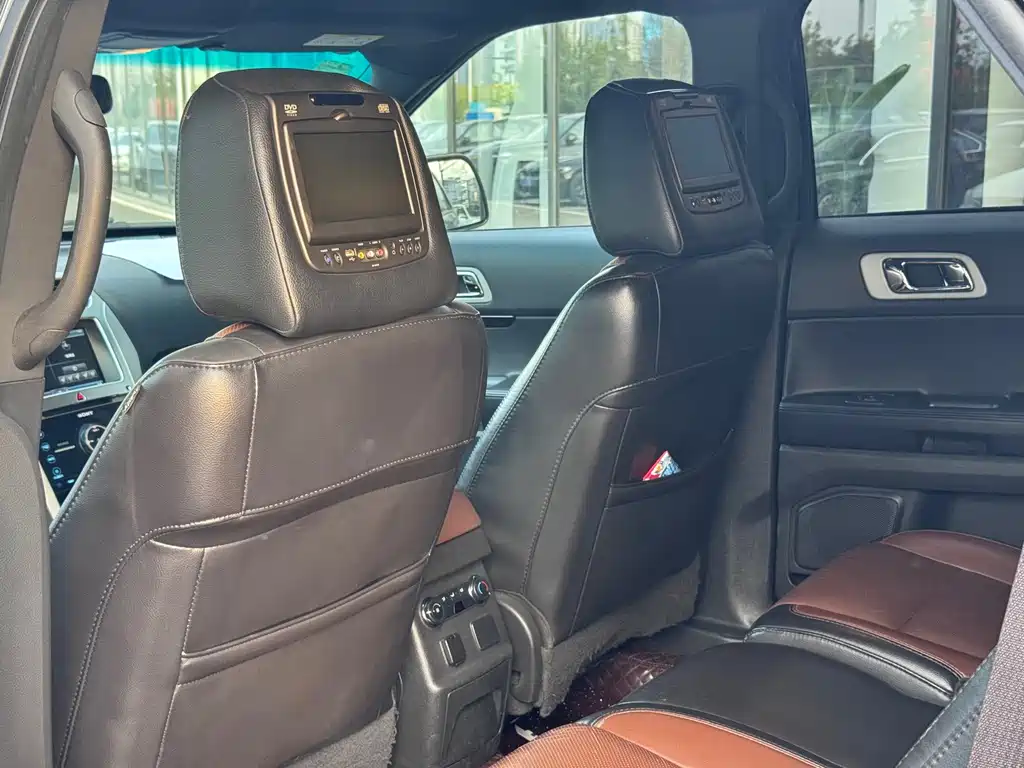 Ford Explorer (Import) — миниатюра 5