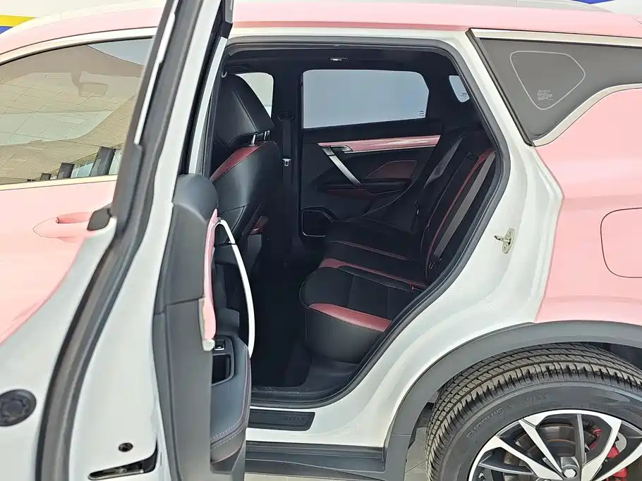 Geely Binyue — миниатюра 11